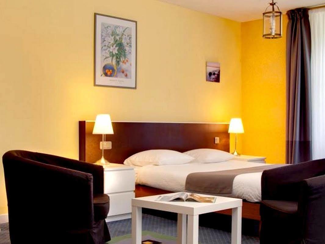 Le Troncais Hotel